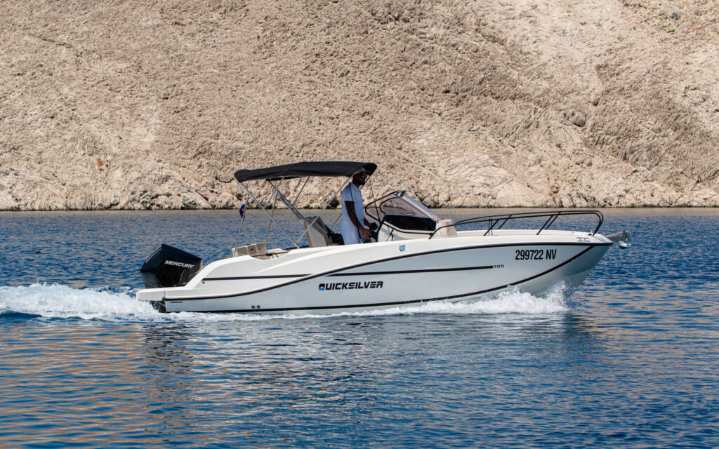 rent a boat stara novalja