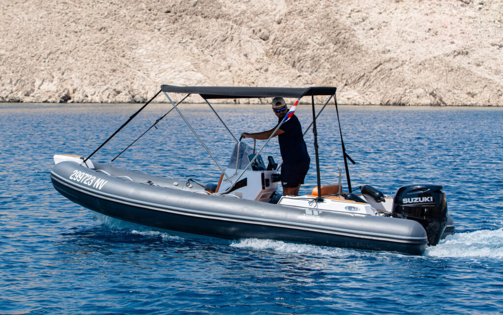 rent a boat stara novalja